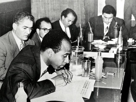 02_Frantz-Fanon-lors-dune-conf-rence-de-presse-du-Congr-s-des--crivains---Tunis-1959