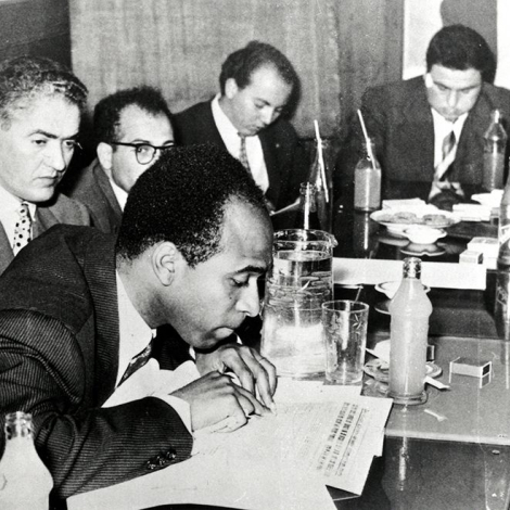 02_Frantz-Fanon-lors-dune-conf-rence-de-presse-du-Congr-s-des--crivains---Tunis-1959